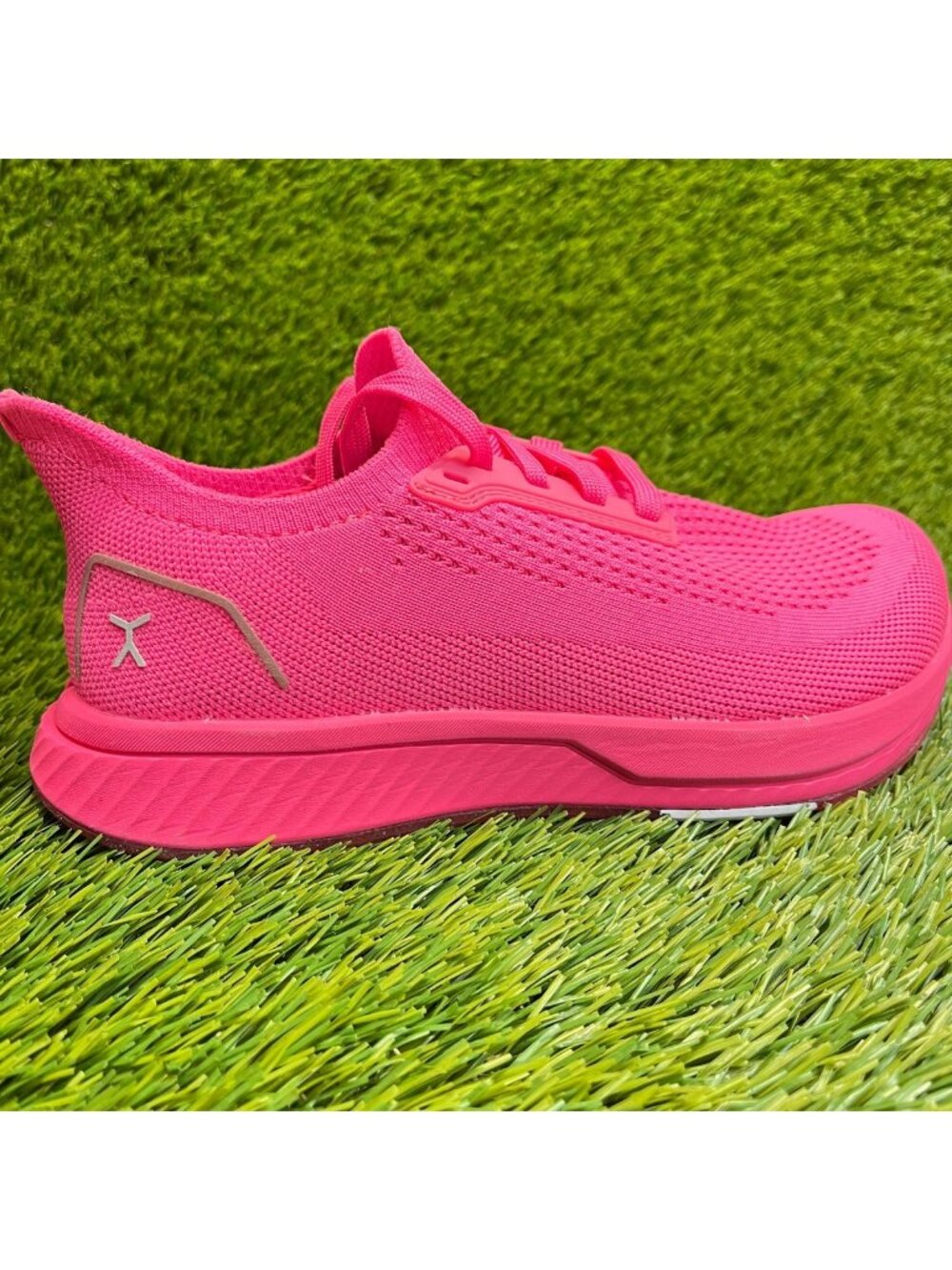 Flux Footwear Adapt Runner Neon Pink Womens Size 6 Athletic Knit Shoes Sneakers